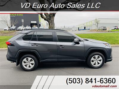 2019 Toyota RAV4 LE  AWD - Photo 5 - Portland, OR 97218