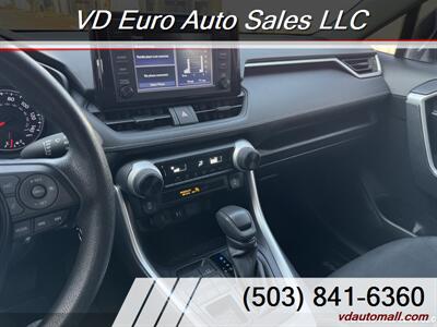 2019 Toyota RAV4 LE  AWD - Photo 26 - Portland, OR 97218