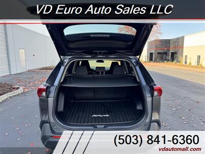 2019 Toyota RAV4 LE  AWD - Photo 10 - Portland, OR 97218