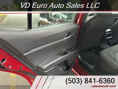 2020 Toyota Camry LE  -CLEAN TITLE! - Photo 13 - Portland, OR 97218