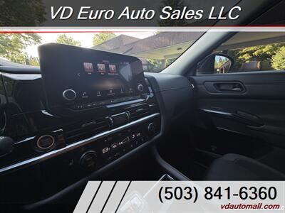 2023 Nissan Pathfinder SV   - Photo 15 - Portland, OR 97218