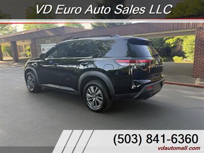2023 Nissan Pathfinder SV   - Photo 8 - Portland, OR 97218