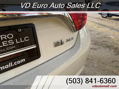 2015 Toyota Camry Hybrid LE   - Photo 29 - Portland, OR 97218