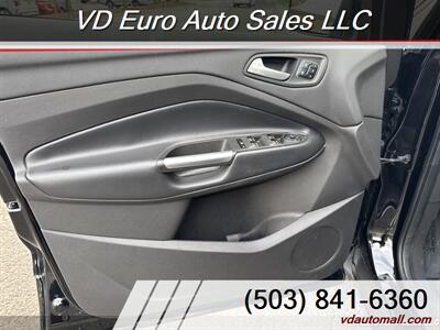 2019 Ford Escape Titanium  4WD - Photo 21 - Portland, OR 97218