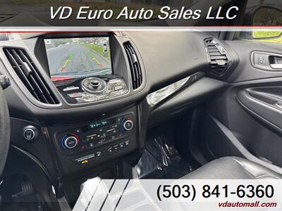 2019 Ford Escape Titanium  4WD - Photo 18 - Portland, OR 97218