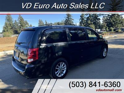 2019 Dodge Grand Caravan SXT   - Photo 8 - Portland, OR 97218