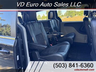 2019 Dodge Grand Caravan SXT   - Photo 14 - Portland, OR 97218