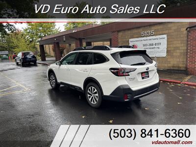 2022 Subaru Outback Premium  AWD - Photo 6 - Portland, OR 97218