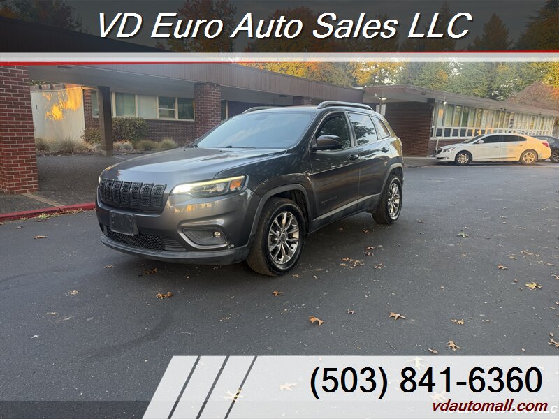 2019 Jeep Cherokee Latitude Plus  -CLEAN TITLE! - Photo 1 - Portland, OR 97218