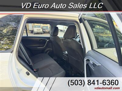 2021 Toyota RAV4 Hybrid LE AWD! - Photo 15 - Portland, OR 97218