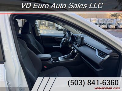 2021 Toyota RAV4 Hybrid LE AWD! - Photo 13 - Portland, OR 97218