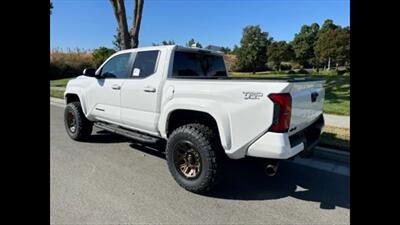 2024 Toyota Tacoma SR5   - Photo 4 - , CA 95124