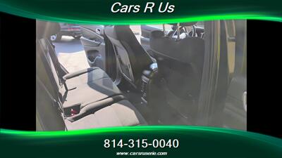 2011 Jeep Grand Cherokee Laredo   - Photo 11 - Erie, PA 16506