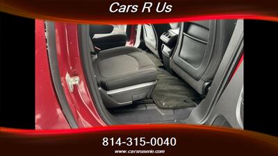 2012 Chevrolet Traverse LT   - Photo 8 - Erie, PA 16506