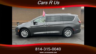 2018 Chrysler Pacifica Touring L   - Photo 1 - Erie, PA 16506