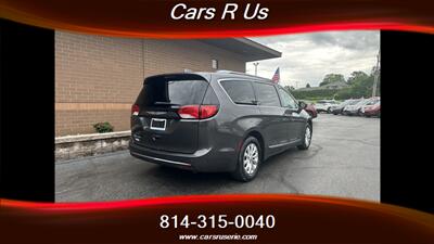 2018 Chrysler Pacifica Touring L   - Photo 10 - Erie, PA 16506