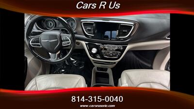 2018 Chrysler Pacifica Touring L   - Photo 11 - Erie, PA 16506