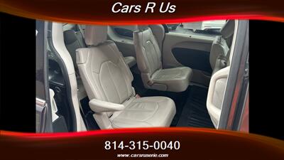 2018 Chrysler Pacifica Touring L   - Photo 15 - Erie, PA 16506
