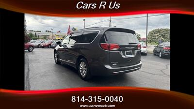 2018 Chrysler Pacifica Touring L   - Photo 6 - Erie, PA 16506