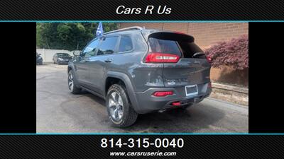 2017 Jeep Cherokee Trailhawk - Photo 5 - Erie, PA 16506