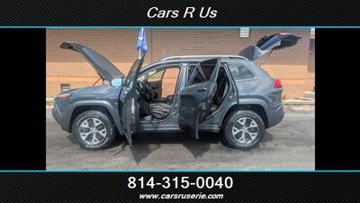 2017 Jeep Cherokee Trailhawk - Photo 13 - Erie, PA 16506