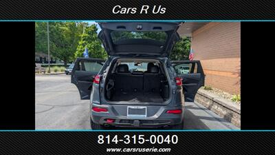 2017 Jeep Cherokee Trailhawk - Photo 6 - Erie, PA 16506