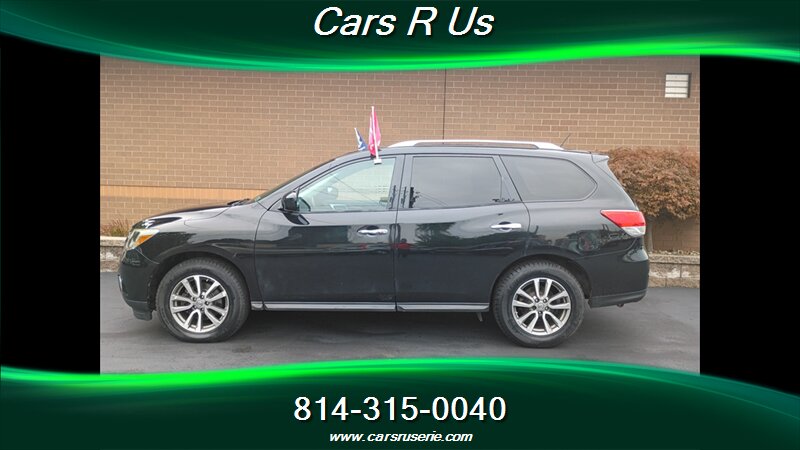 2016 Nissan Pathfinder SV  