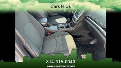 2015 GMC Acadia SLE-2   - Photo 10 - Erie, PA 16506