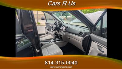 2017 Honda Pilot EX - Photo 8 - Erie, PA 16506