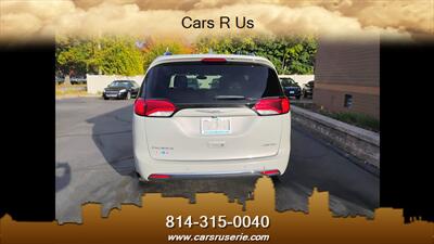 2017 Chrysler Pacifica Limited   - Photo 7 - Erie, PA 16506