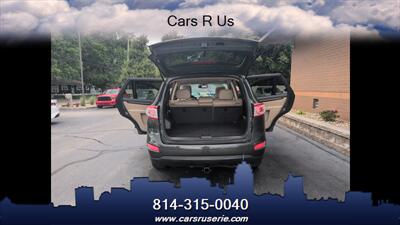 2012 Hyundai SANTA FE Limited   - Photo 9 - Erie, PA 16506
