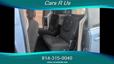 2012 Chrysler Town & Country Touring   - Photo 8 - Erie, PA 16506