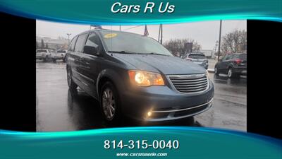 2012 Chrysler Town & Country Touring   - Photo 4 - Erie, PA 16506