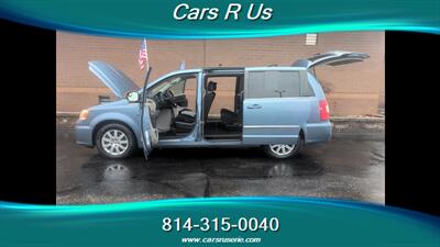 2012 Chrysler Town & Country Touring   - Photo 15 - Erie, PA 16506