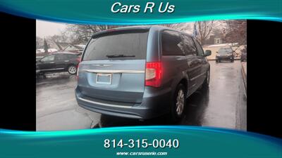2012 Chrysler Town & Country Touring   - Photo 5 - Erie, PA 16506
