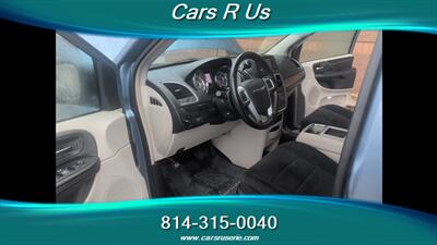 2012 Chrysler Town & Country Touring   - Photo 7 - Erie, PA 16506