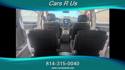2012 Chrysler Town & Country Touring   - Photo 10 - Erie, PA 16506