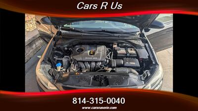 2017 Hyundai ELANTRA SE   - Photo 8 - Erie, PA 16506
