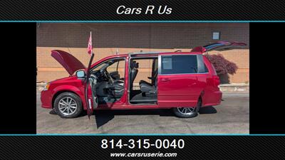 2015 Dodge Grand Caravan SXT   - Photo 12 - Erie, PA 16506