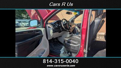 2015 Dodge Grand Caravan SXT   - Photo 10 - Erie, PA 16506