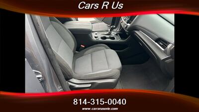2019 Chevrolet Traverse LT Cloth   - Photo 10 - Erie, PA 16506