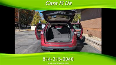 2017 Chevrolet Traverse LT   - Photo 11 - Erie, PA 16506