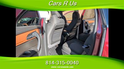 2017 Chevrolet Traverse LT   - Photo 8 - Erie, PA 16506