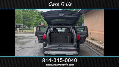 2019 GMC Acadia SLE-2 - Photo 11 - Erie, PA 16506