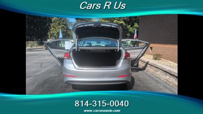 2017 Hyundai ELANTRA SE   - Photo 9 - Erie, PA 16506