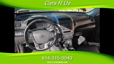 2015 Kia Sorento EX-V6 - Photo 8 - Erie, PA 16506