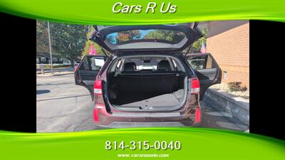 2015 Kia Sorento EX-V6 - Photo 9 - Erie, PA 16506