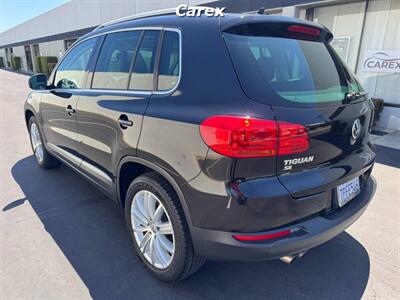 2016 Volkswagen Tiguan 2.0T SE  with Sunroof and Navigation - Photo 10 - Costa Mesa, CA 92626
