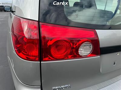 2006 Toyota Sienna CE 8 Passenger   - Photo 10 - Costa Mesa, CA 92626
