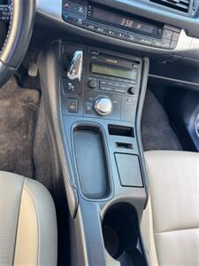 2012 Lexus CT 200h   - Photo 25 - Costa Mesa, CA 92626